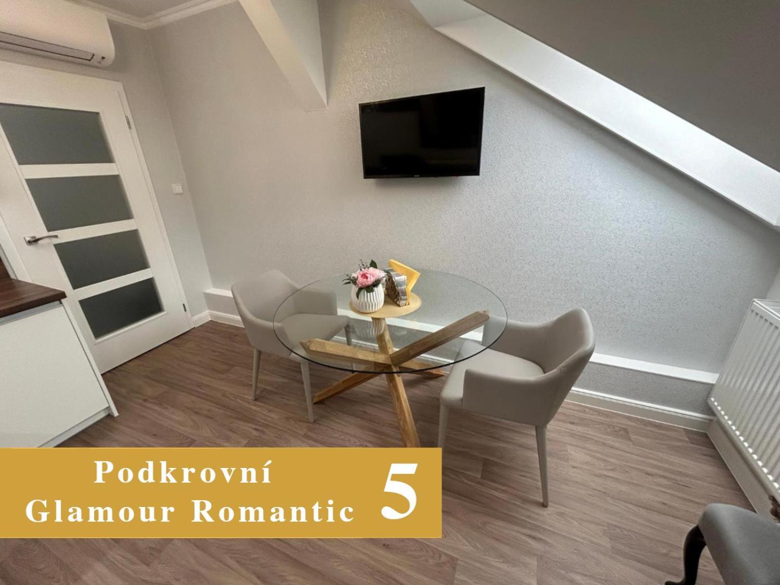 Efipa Glamour Apartments بلزن المظهر الخارجي الصورة