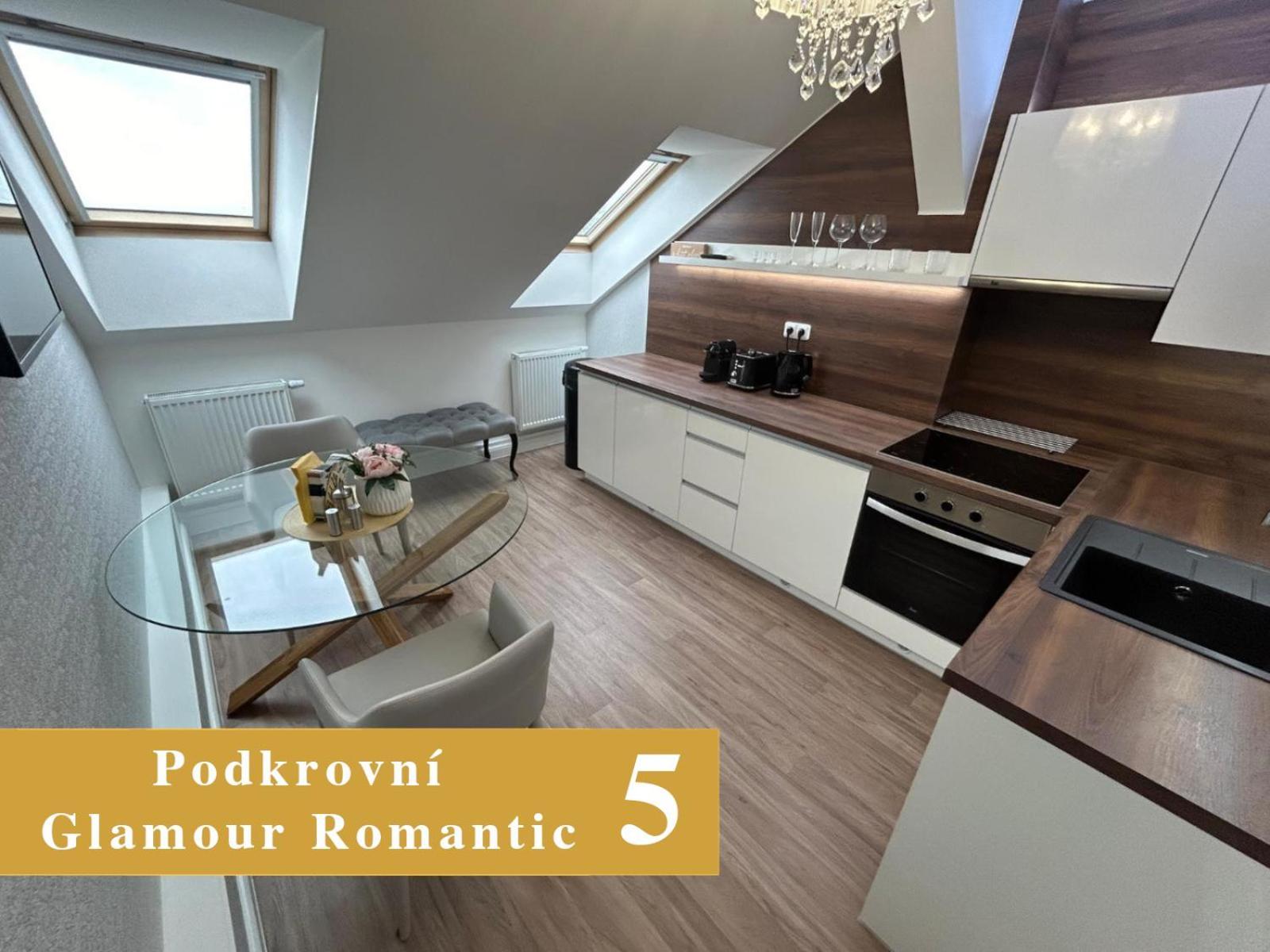Efipa Glamour Apartments بلزن المظهر الخارجي الصورة