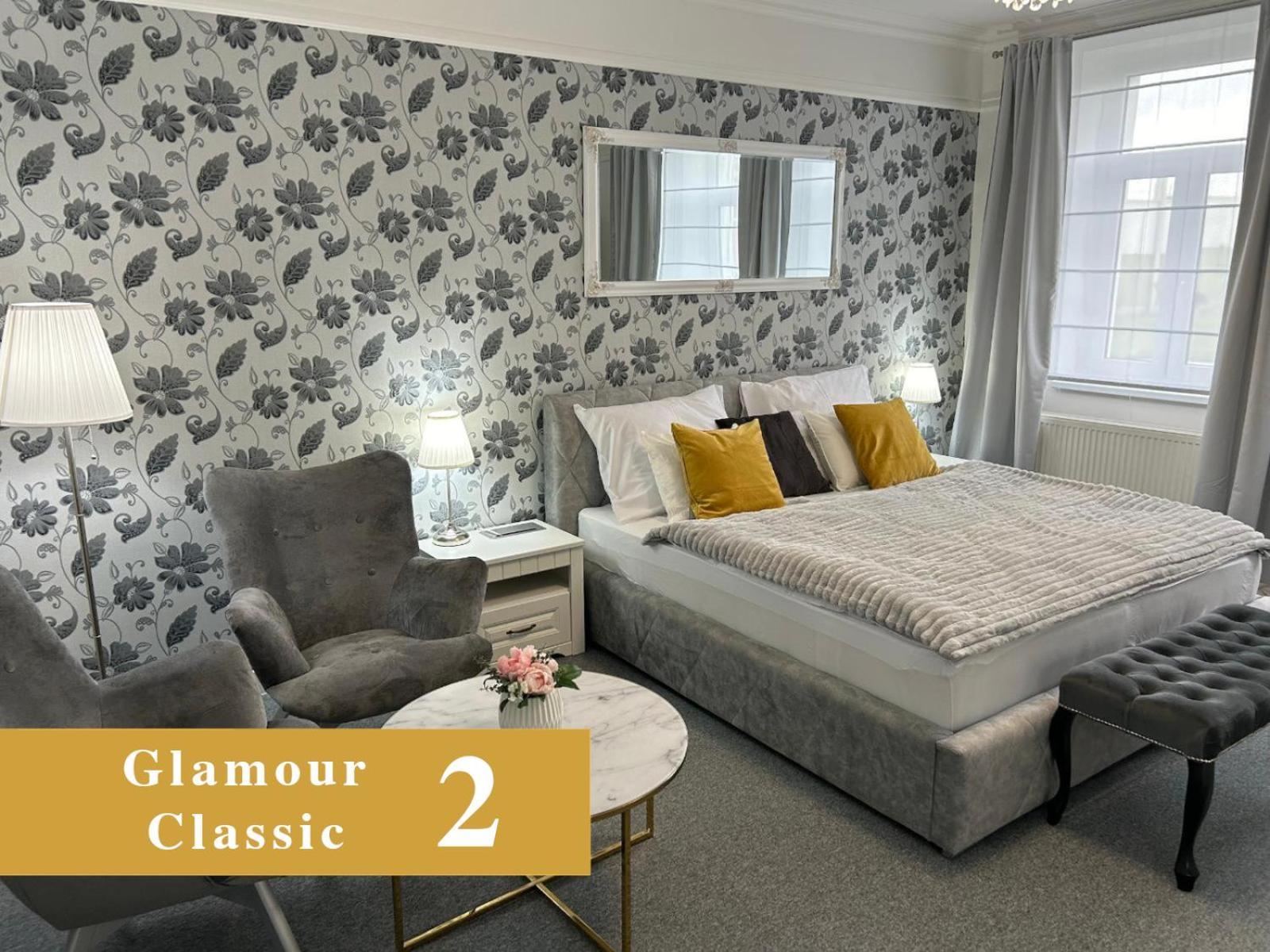 Efipa Glamour Apartments بلزن المظهر الخارجي الصورة