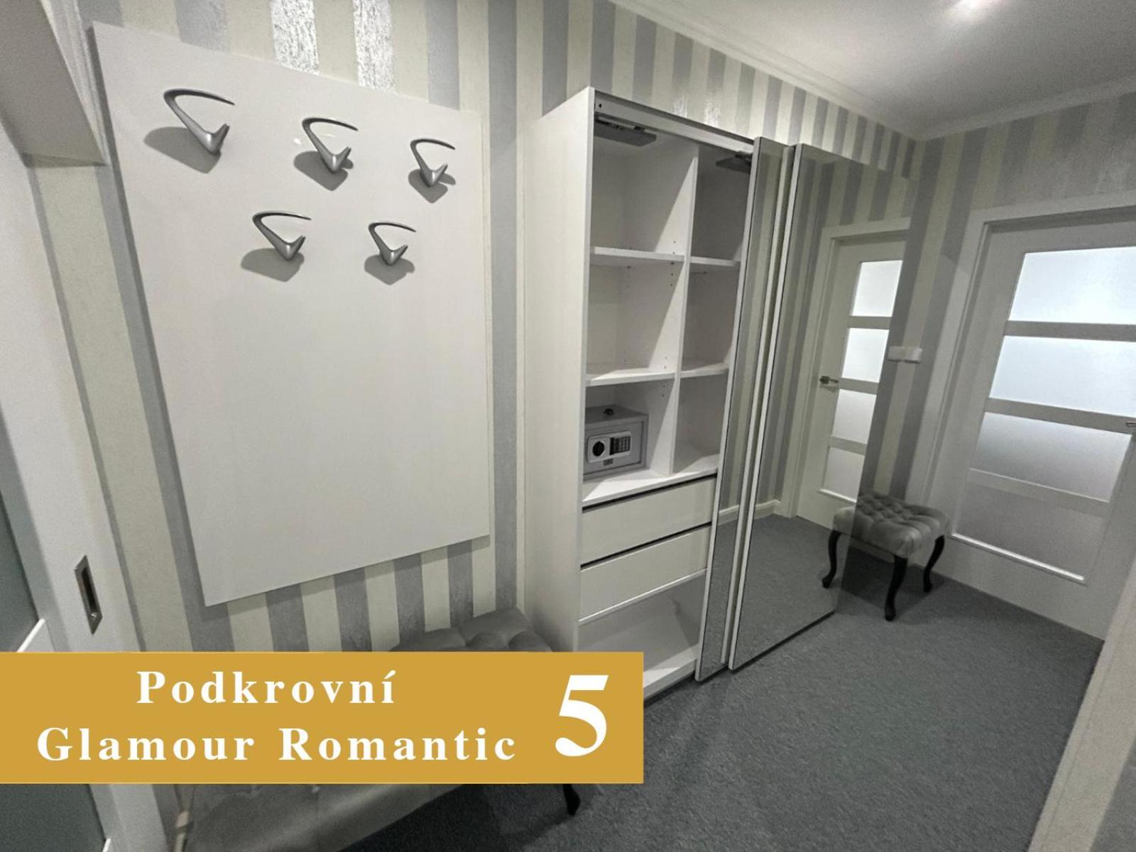 Efipa Glamour Apartments بلزن المظهر الخارجي الصورة