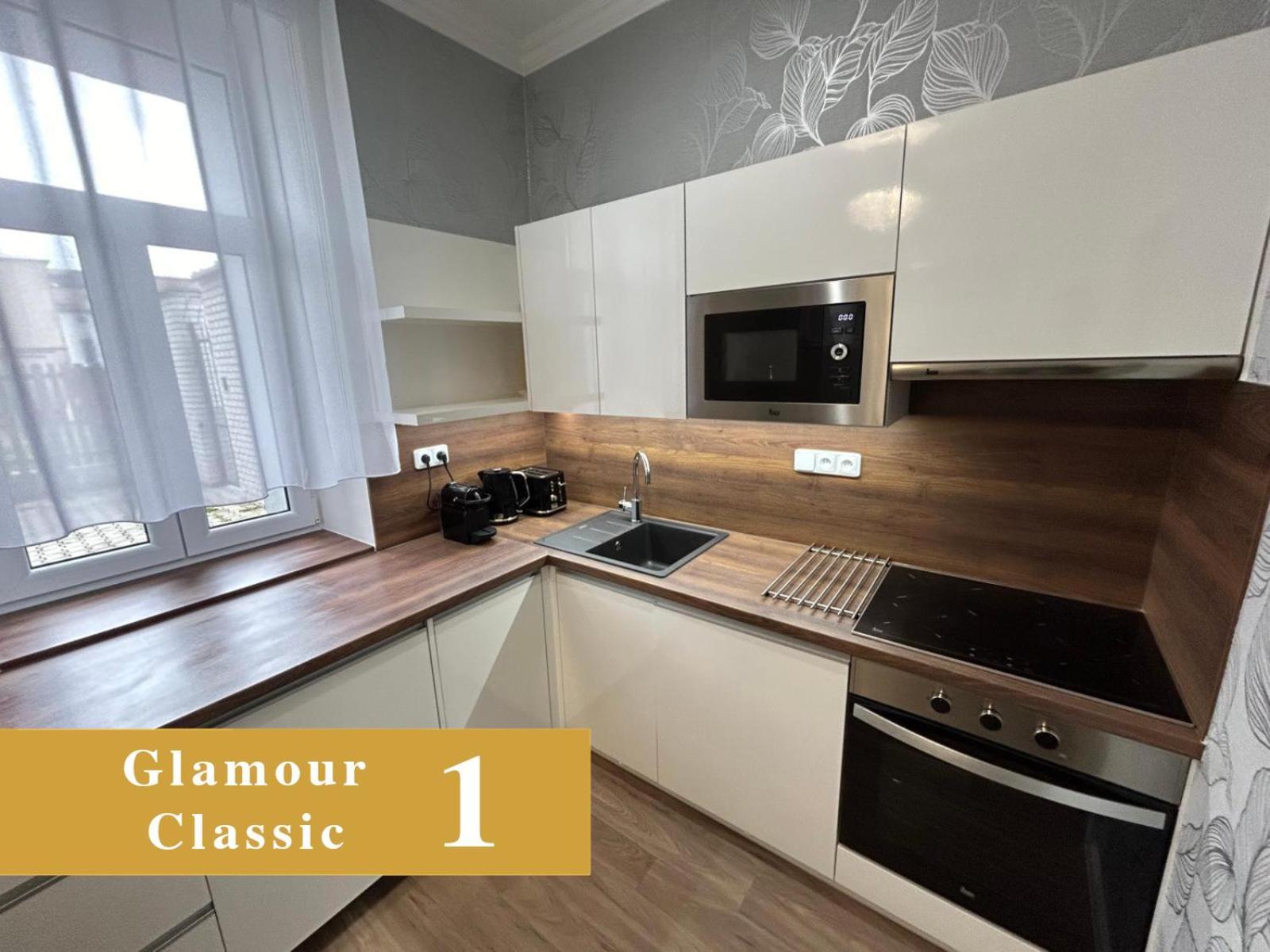 Efipa Glamour Apartments بلزن المظهر الخارجي الصورة