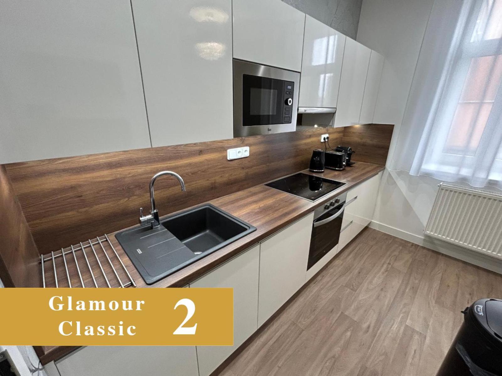 Efipa Glamour Apartments بلزن المظهر الخارجي الصورة