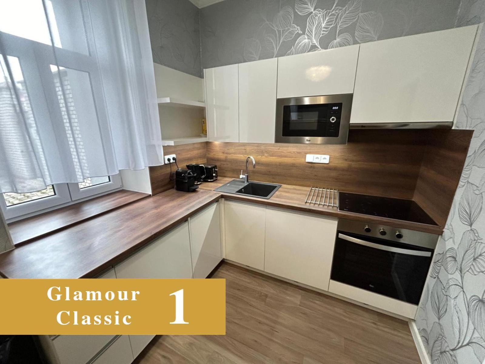 Efipa Glamour Apartments بلزن المظهر الخارجي الصورة