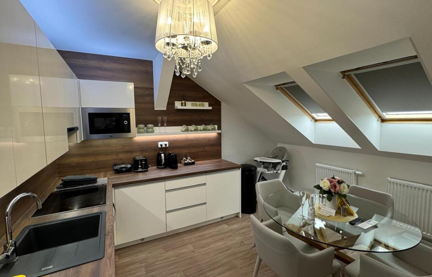 Efipa Glamour Apartments بلزن المظهر الخارجي الصورة